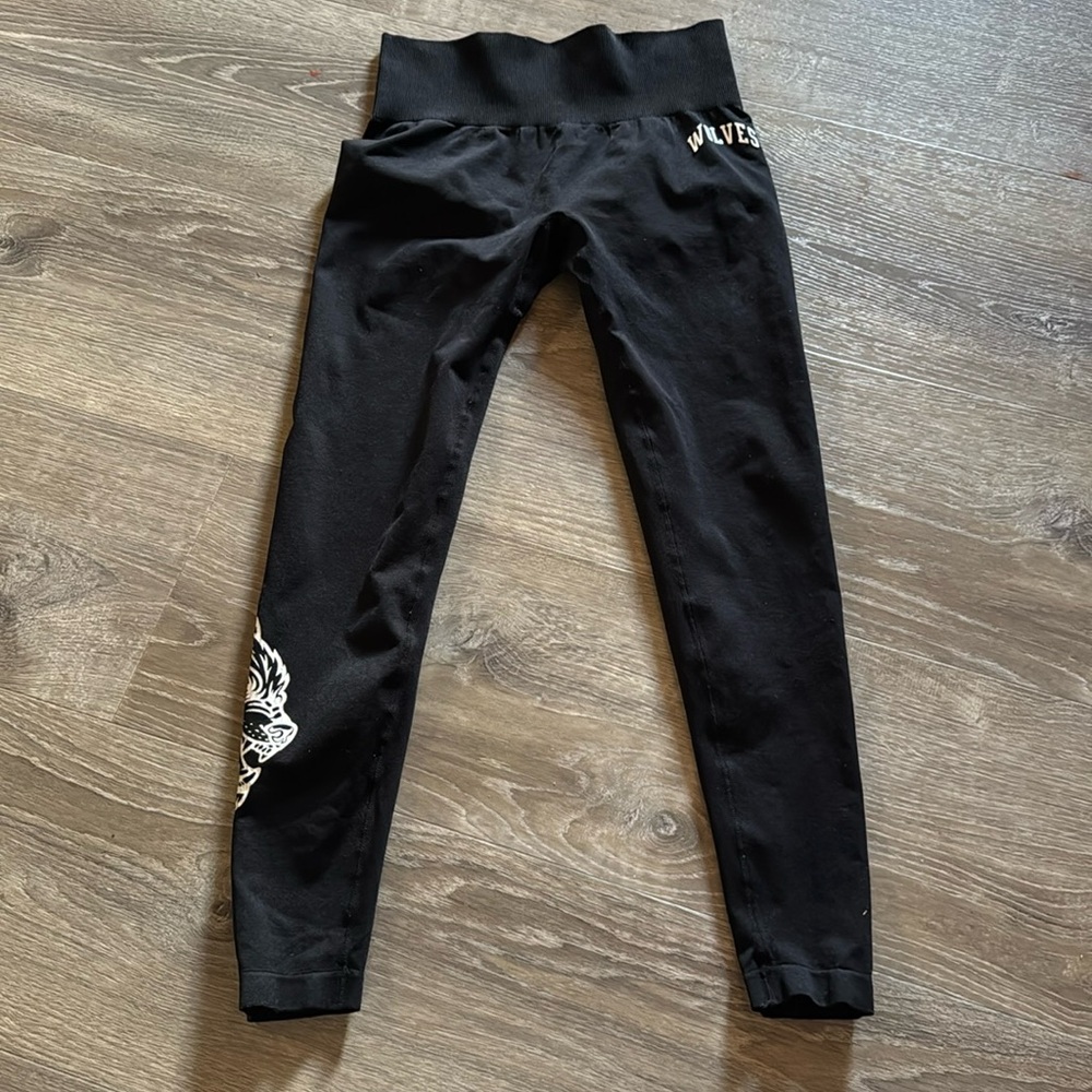 seamless scrunch leggings in black M